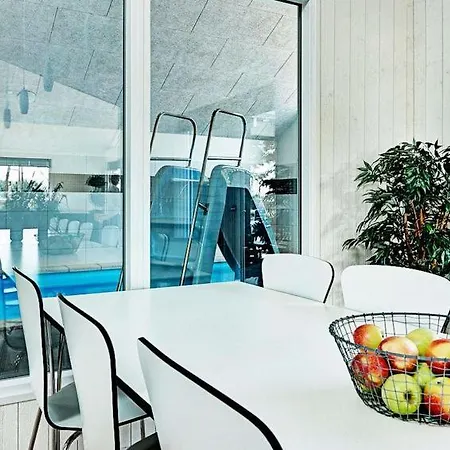 Sleeps 18 Pool Wifi * Snogebæk