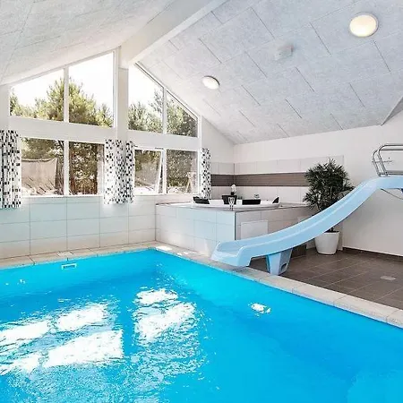 Sleeps 18 Pool Wifi Casa vacanze